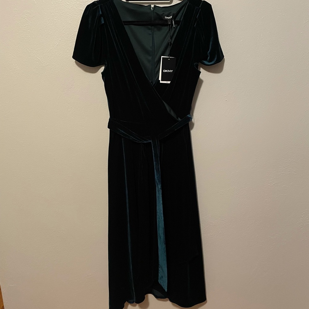 Emerald Green DKNY Velvet Midi Dress 💚